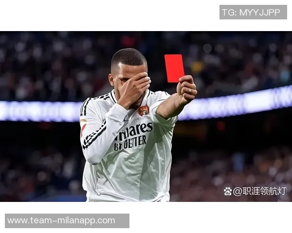 姆巴佩场边怒斥裁判四官要求专注比赛不应分心他人 姆巴佩场边怒斥裁判四官要求专注比赛不应分心他人